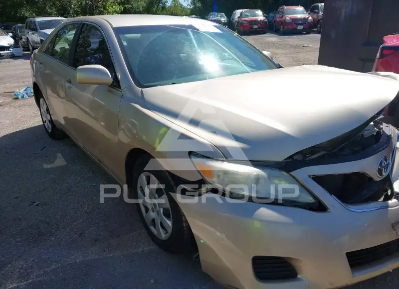 2010 Toyota CAMRY фото