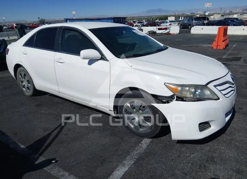 2010 Toyota CAMRY фото