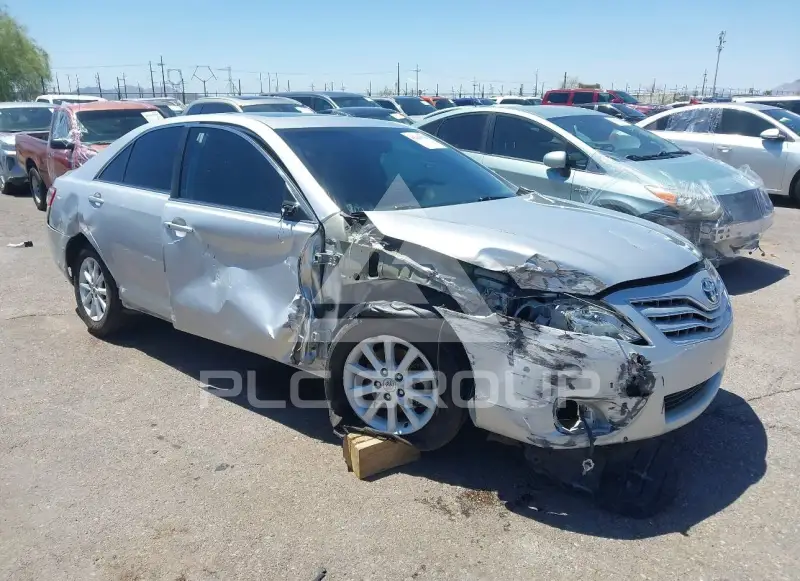 2010 Toyota CAMRY фото