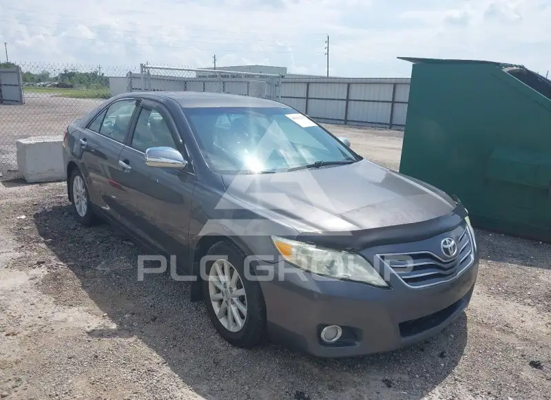2010 Toyota CAMRY photo