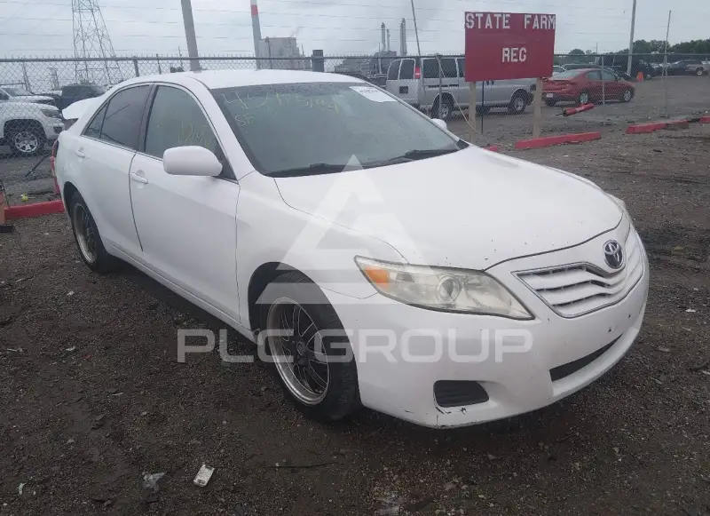 2010 Toyota CAMRY фото