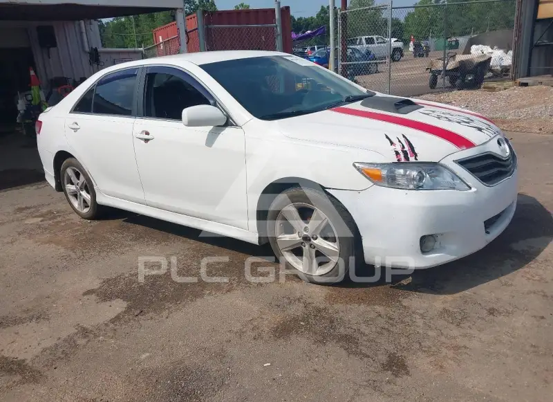 2010 Toyota CAMRY фото