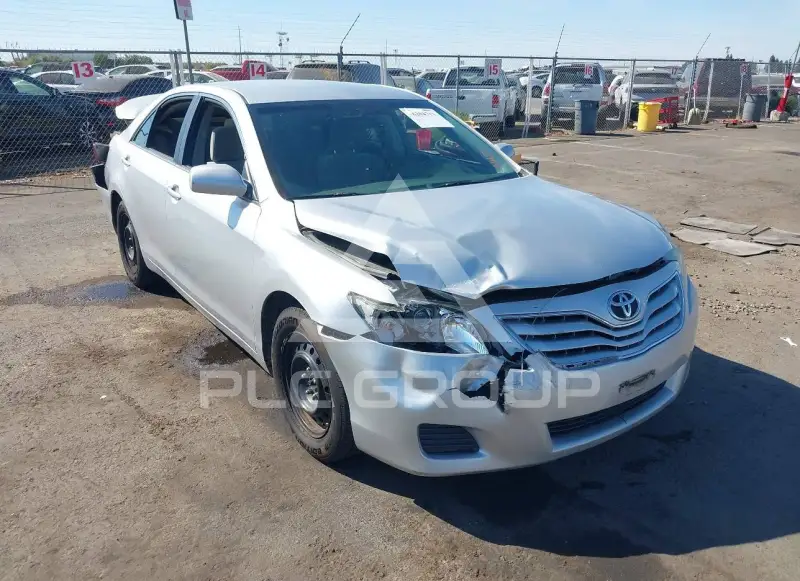 2010 Toyota CAMRY фото