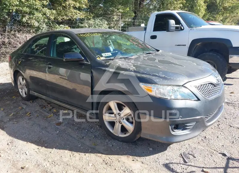 2010 Toyota CAMRY фото