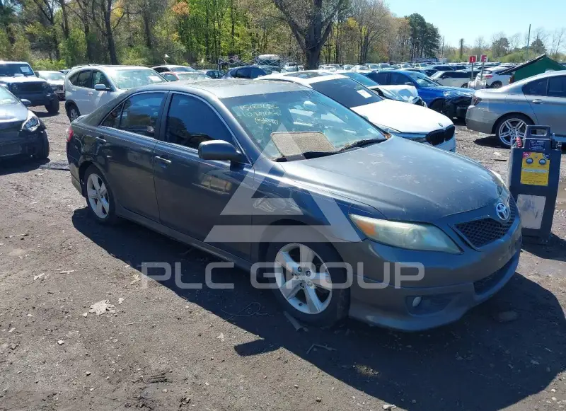 2010 Toyota CAMRY фото