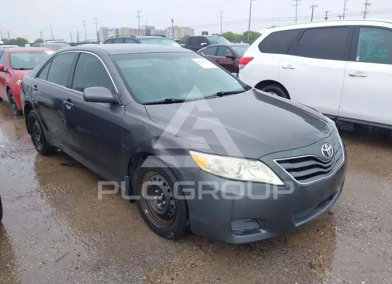 2010 Toyota CAMRY photo