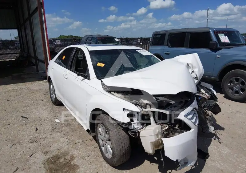 2010 Toyota CAMRY photo