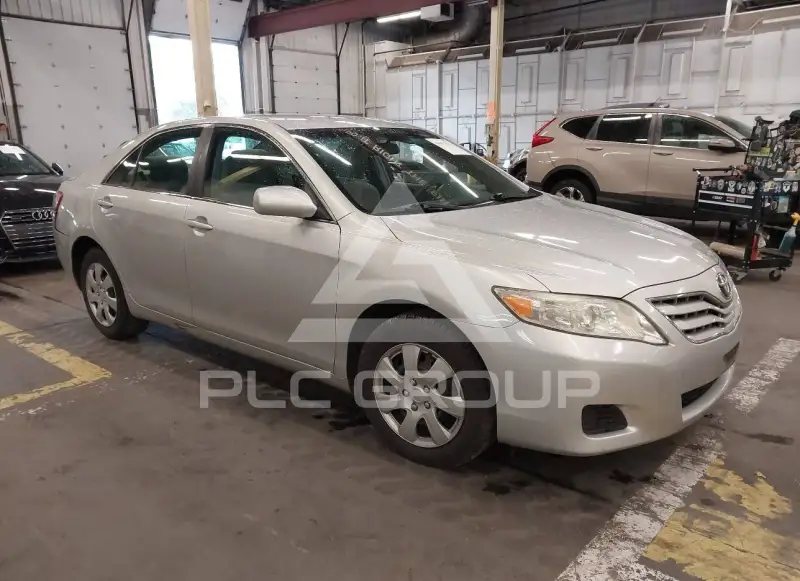 2010 Toyota CAMRY фото