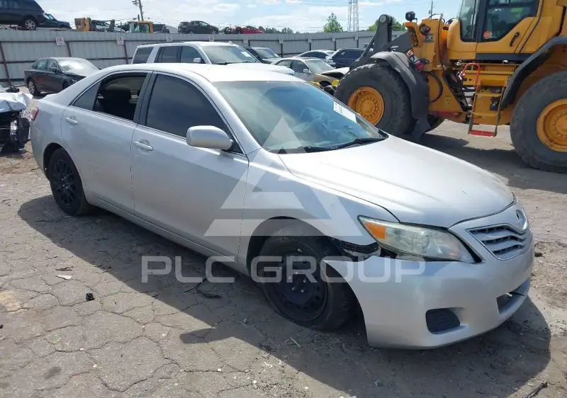 2010 Toyota CAMRY фото