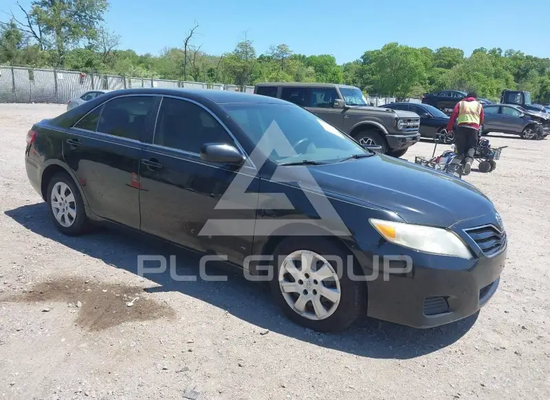2010 Toyota CAMRY фото