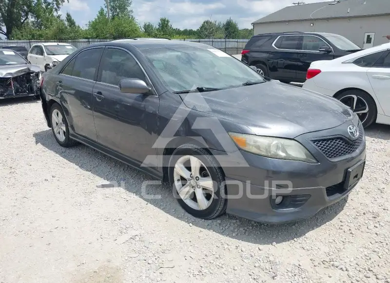 2010 Toyota CAMRY фото