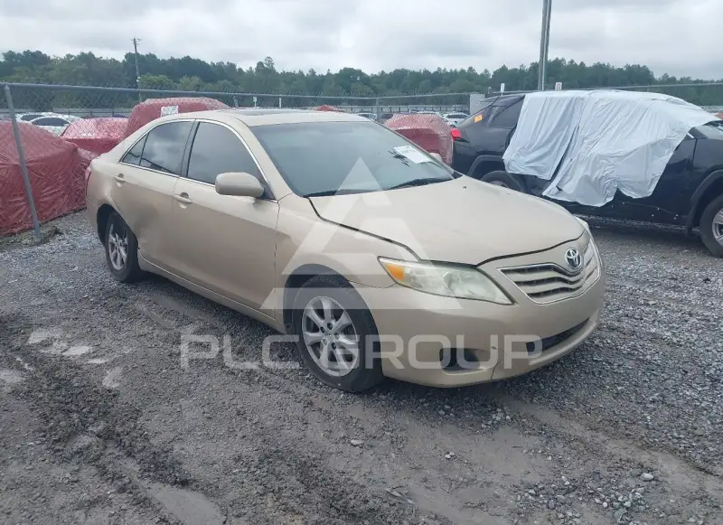 2010 Toyota CAMRY фото