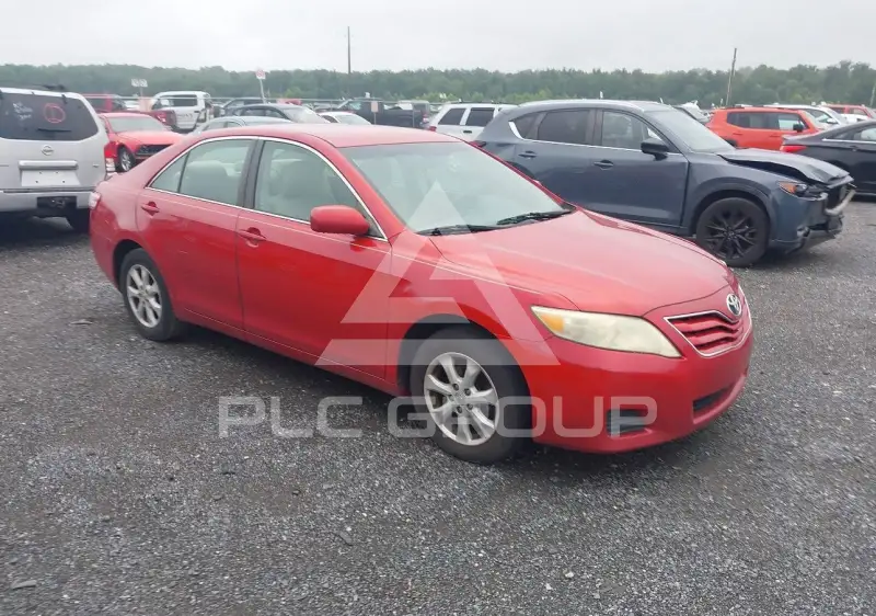 2010 Toyota CAMRY фото