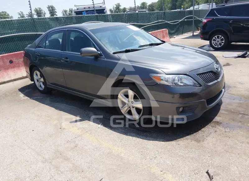 2010 Toyota CAMRY фото