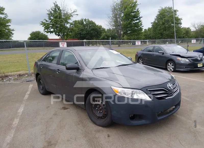 2010 Toyota CAMRY photo