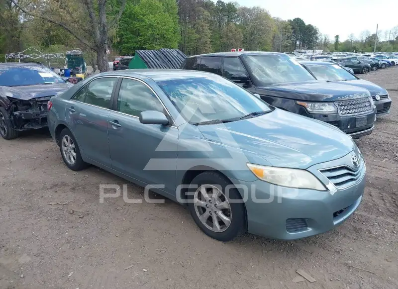 2010 Toyota CAMRY фото
