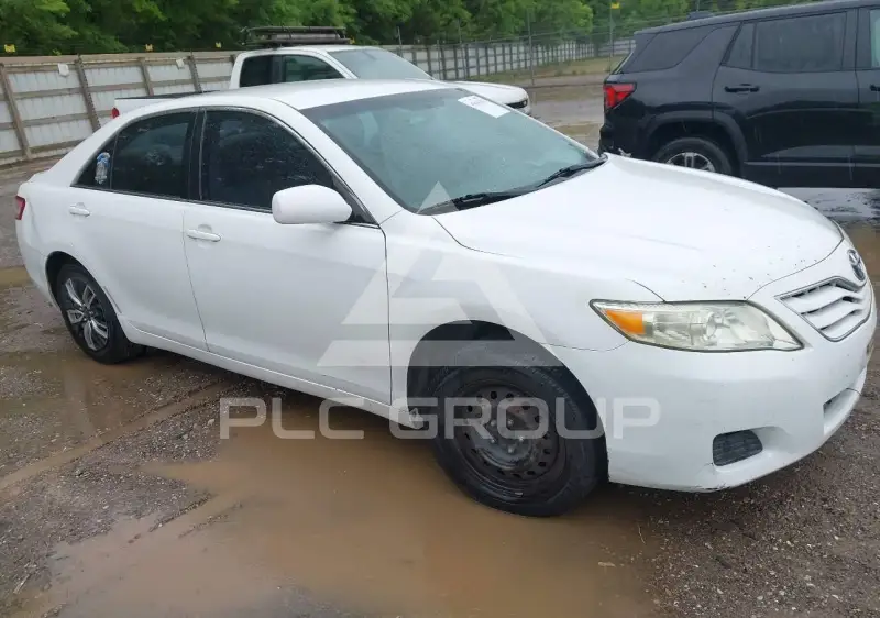 2010 Toyota CAMRY фото