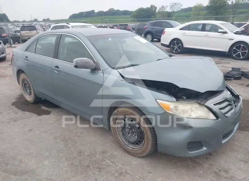2010 Toyota CAMRY фото