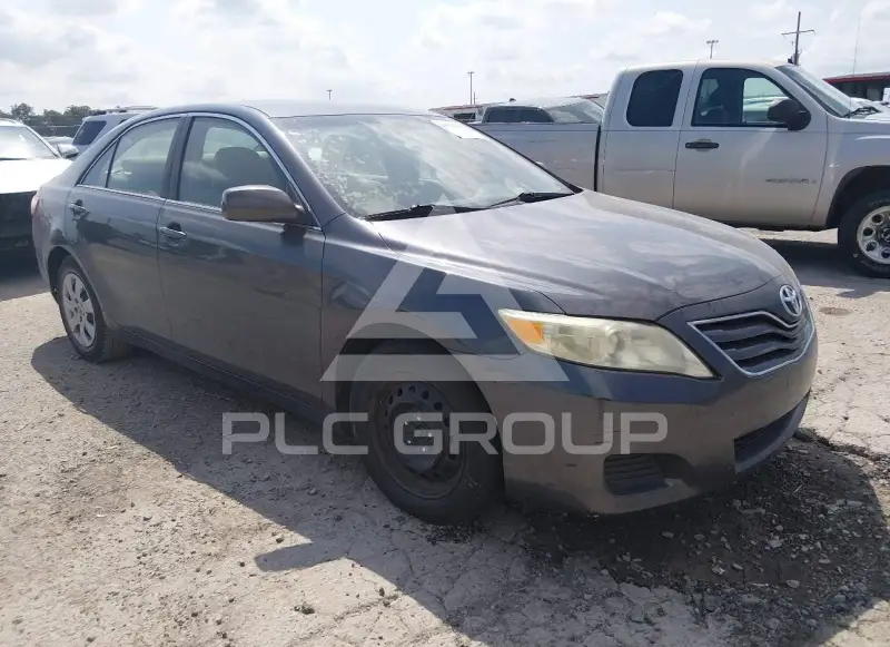 2010 Toyota CAMRY фото