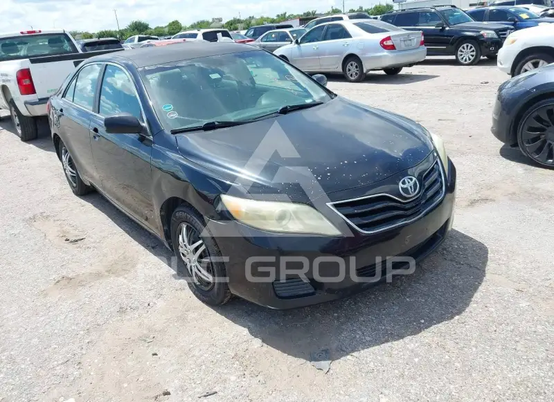 2010 Toyota CAMRY фото