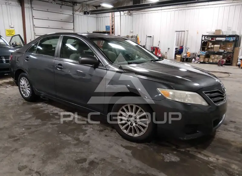 2010 Toyota CAMRY фото