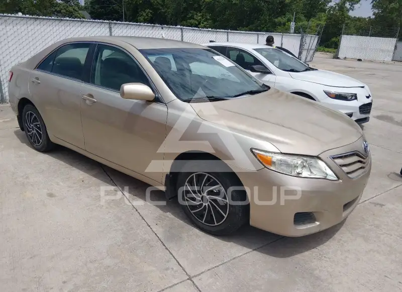 2010 Toyota CAMRY фото