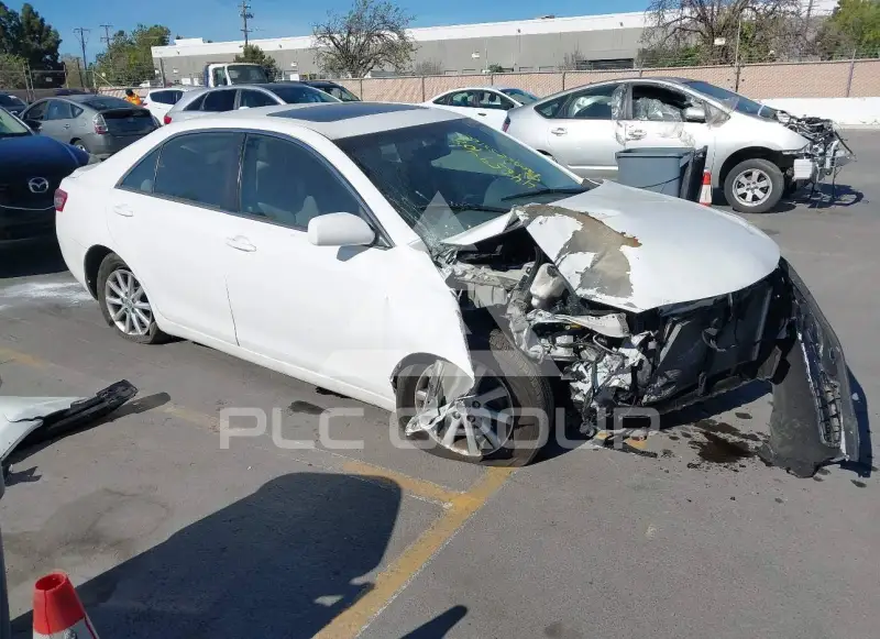 2010 Toyota CAMRY фото
