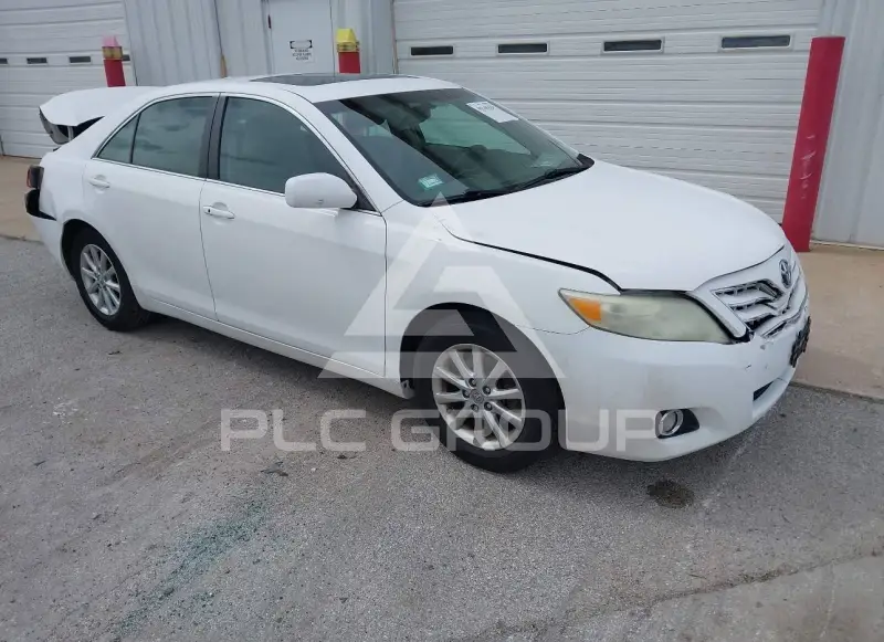 2010 Toyota CAMRY фото