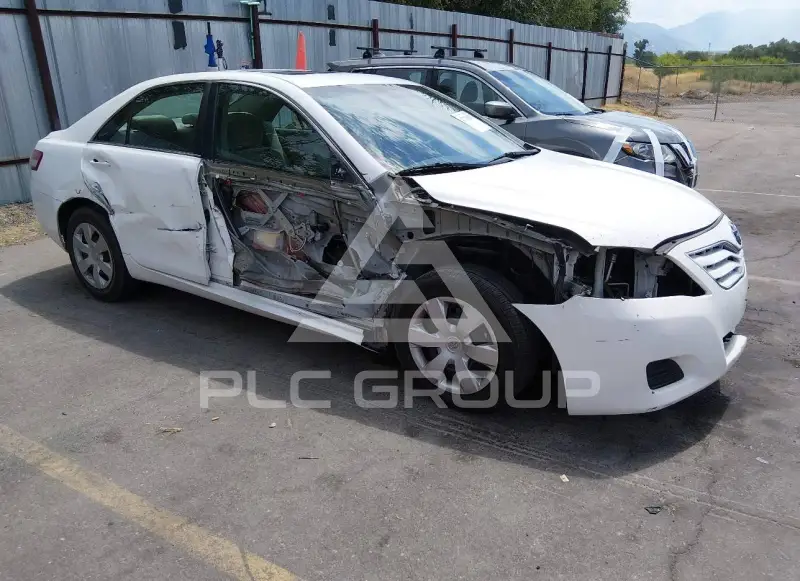 2010 Toyota CAMRY фото