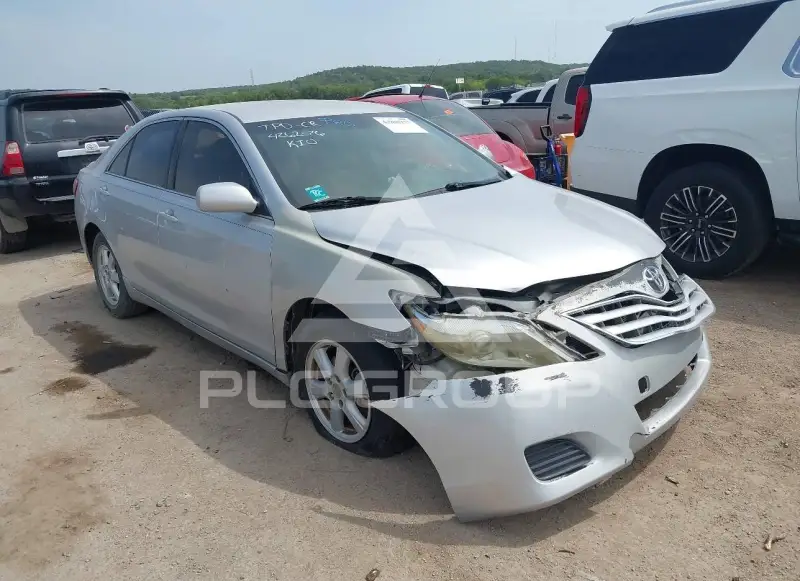 2010 Toyota CAMRY фото