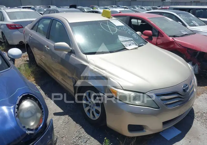 2010 Toyota CAMRY фото