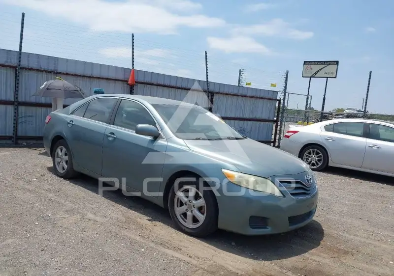 2010 Toyota CAMRY фото