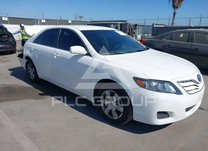 2010 Toyota CAMRY фото