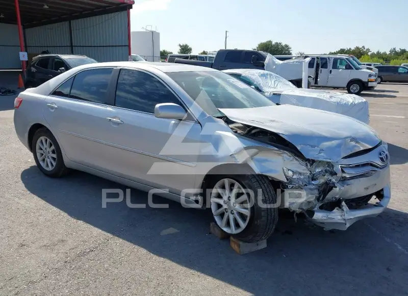 2010 Toyota CAMRY фото