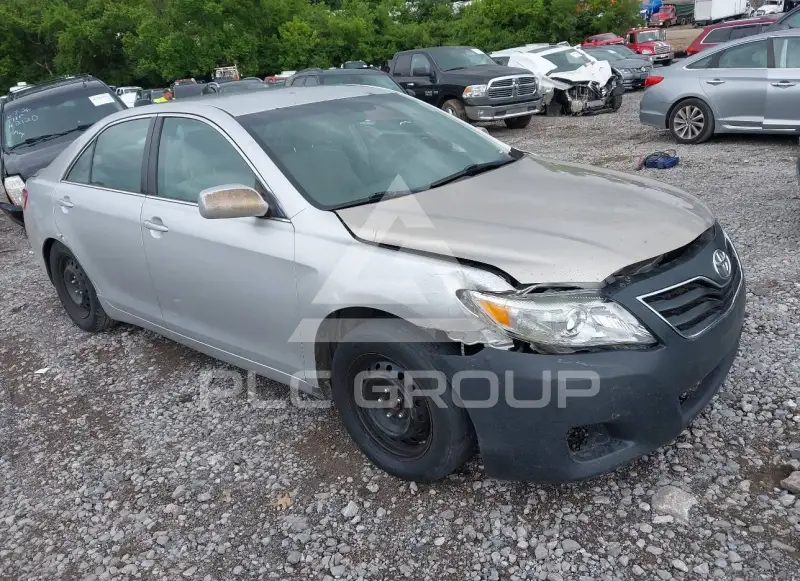 2010 Toyota CAMRY фото