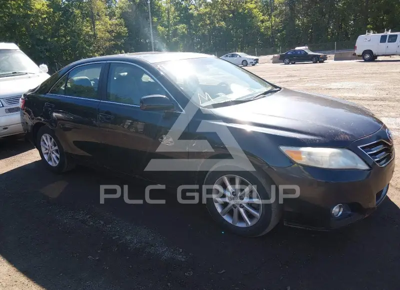 2010 Toyota CAMRY фото