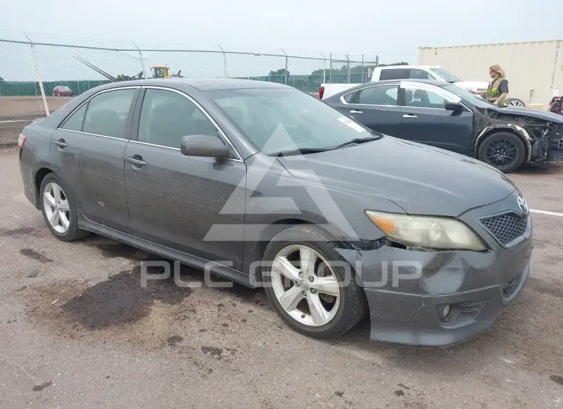 2010 Toyota CAMRY photo