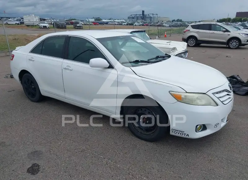 2010 Toyota CAMRY фото