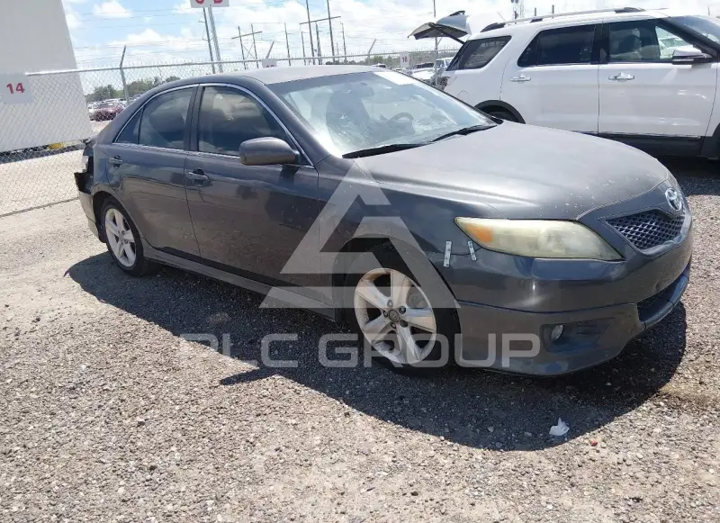 2010 Toyota CAMRY фото