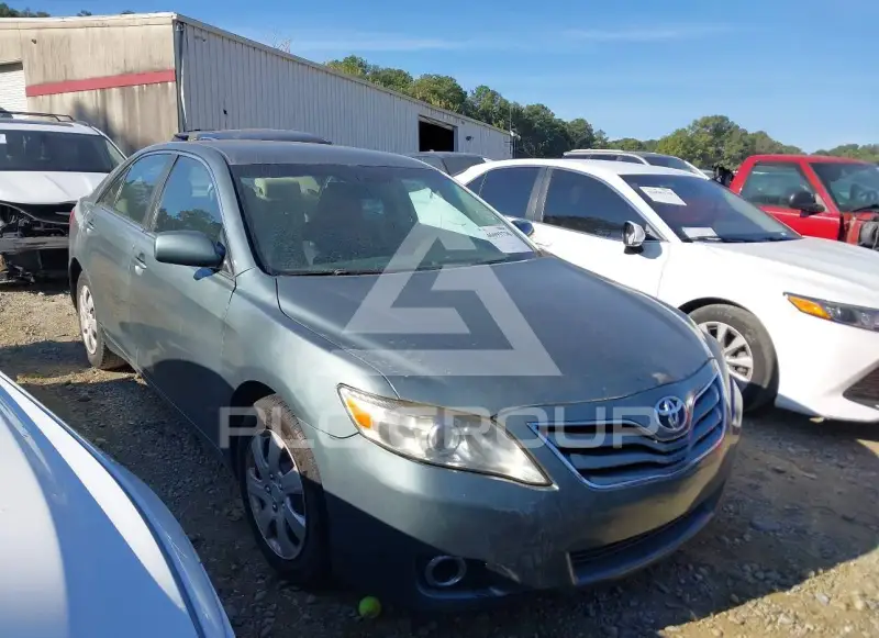 2010 Toyota CAMRY фото