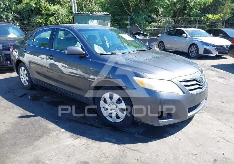2010 Toyota CAMRY фото