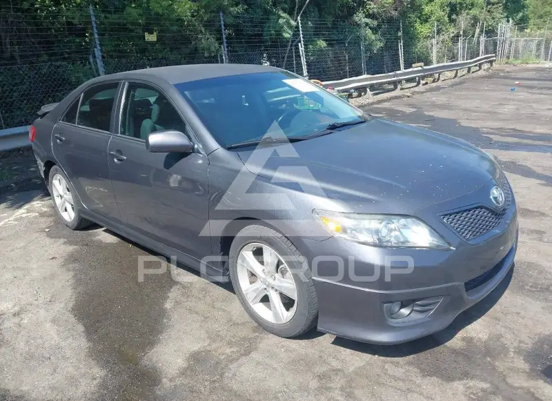 2010 Toyota CAMRY фото