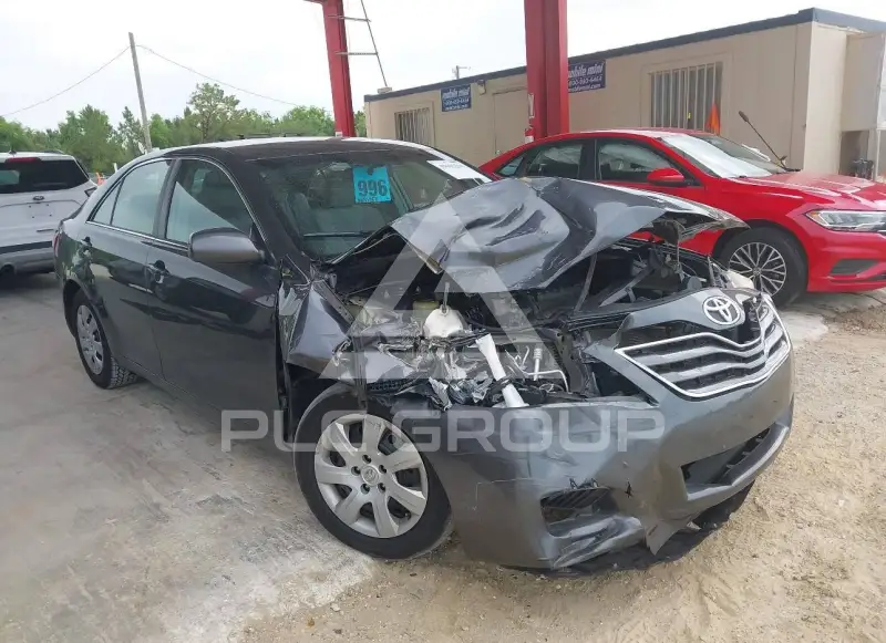 2010 Toyota CAMRY фото
