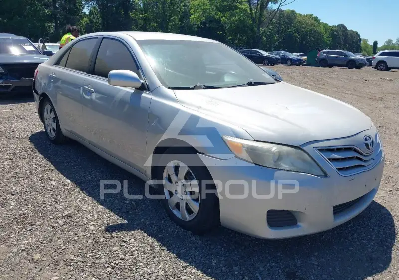 2010 Toyota CAMRY фото