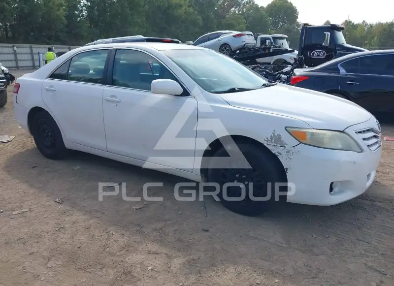 2010 Toyota CAMRY photo
