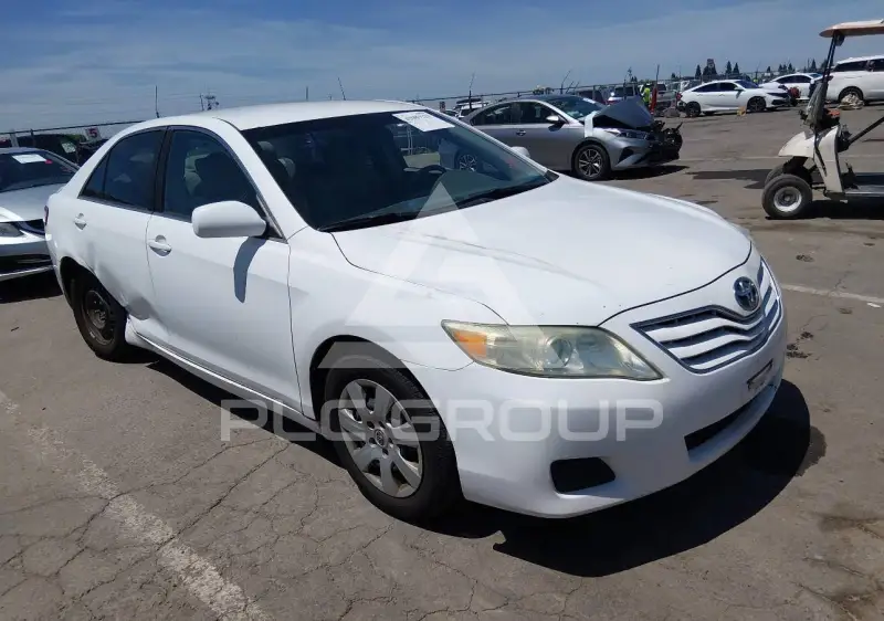 2010 Toyota CAMRY фото