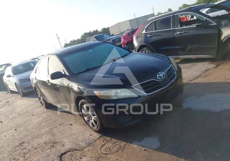 2010 Toyota CAMRY фото