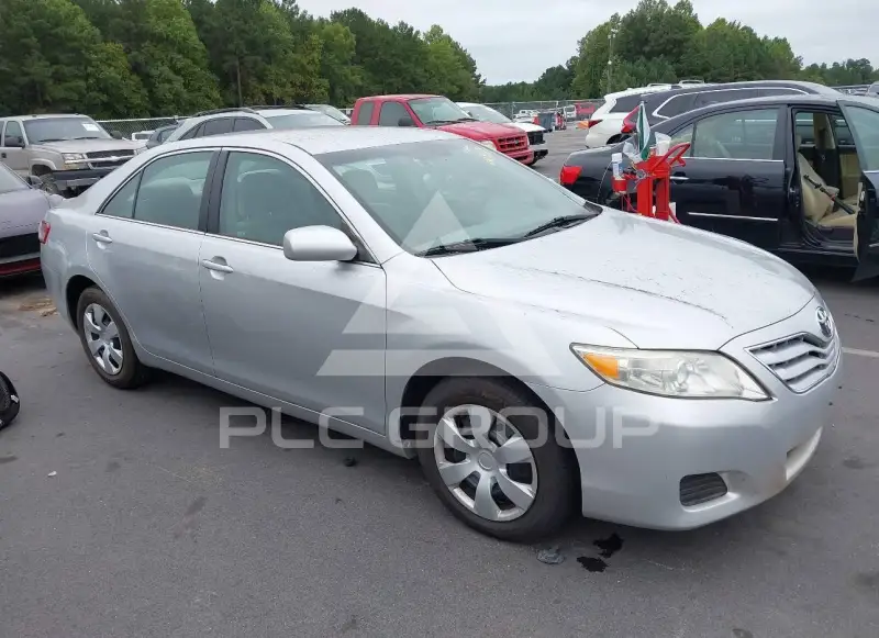 2010 Toyota CAMRY фото