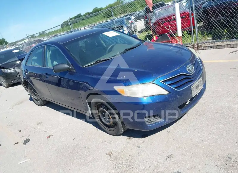 2010 Toyota CAMRY фото