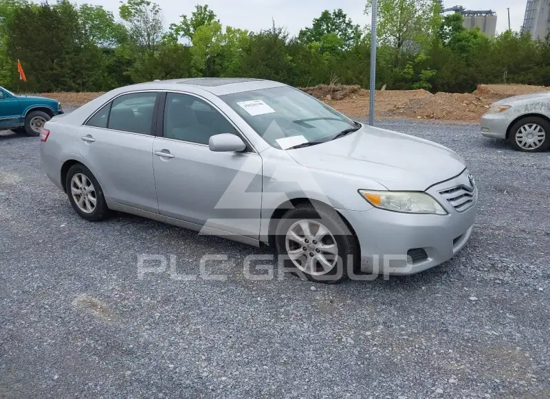 2010 Toyota CAMRY фото